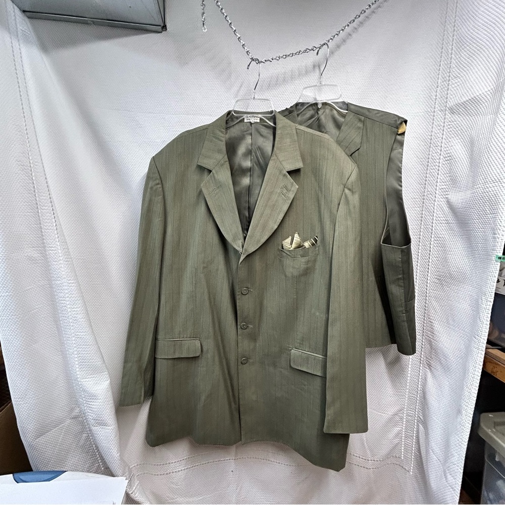 EJ‎ Samuel 3pc Green Suit with Notched Lapels Structured Silhouette 52L